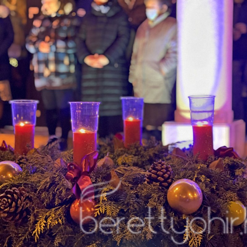 Fellobbant a szeretet lángja 54